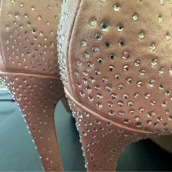 NEW Qupid Jeweled Ankle Strap Heels - Picture 8 of 15